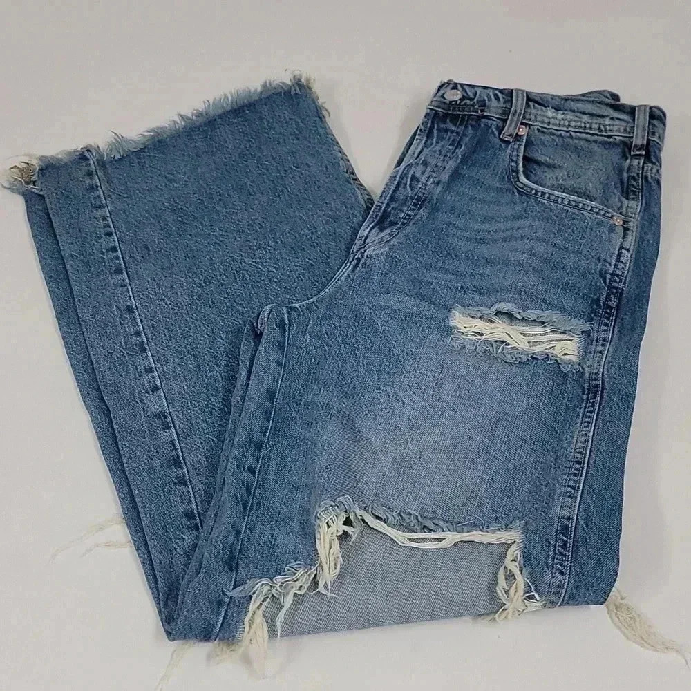 We The Free  Heavily Distressed Crop Jeans Size 27 Frayed Hem